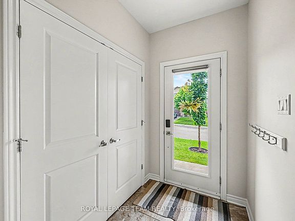4th image of 227 King St