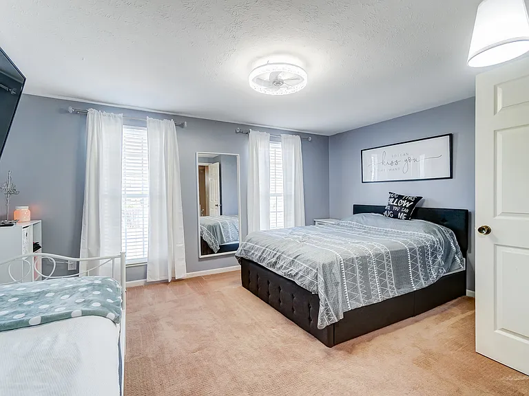8064 Hetz Dr — Photo 24