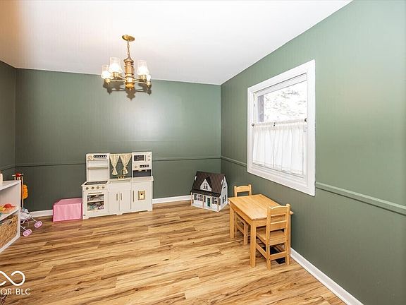 5th image of 8058 N Richardt Ave