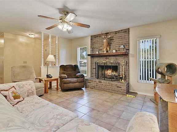 3rd image of 1700 Birch Cir