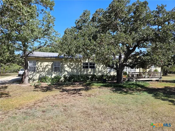 530 Indian Springs Dr, Kingsbury, TX 78638