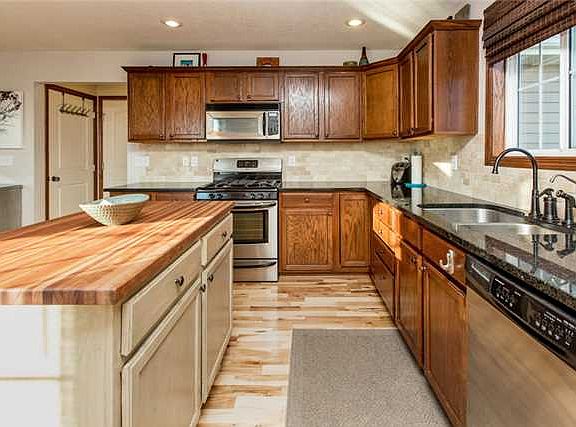 2nd image of 403 E 13th Pl