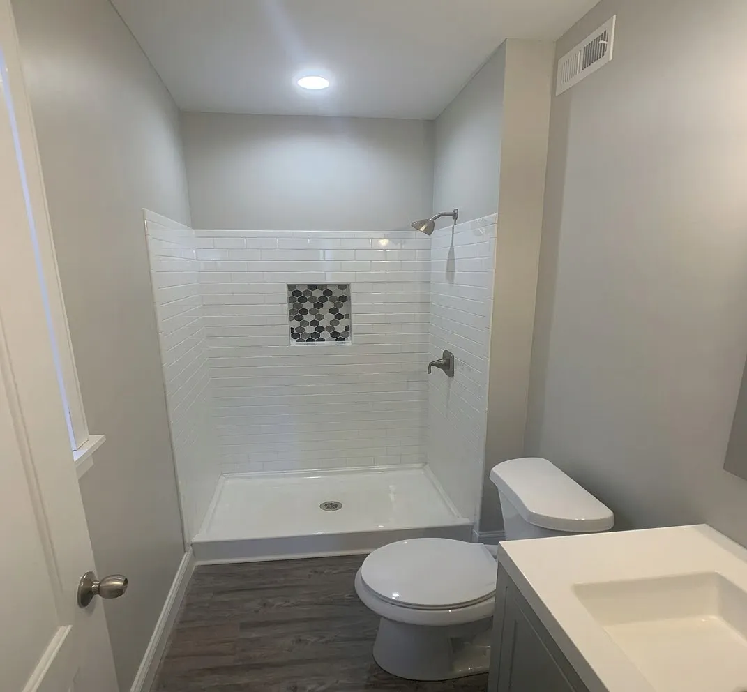 3 bed, 2.5 bath, 3690 sqft, $2,450 — Photo 3