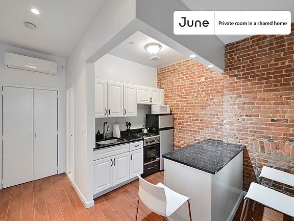 3rd image of 351 W 46th St #B