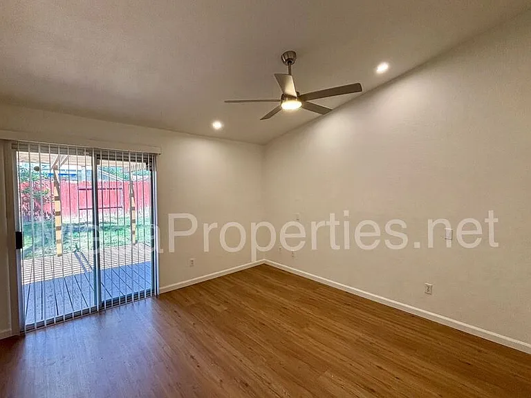 194 S Loretta St — Photo 10