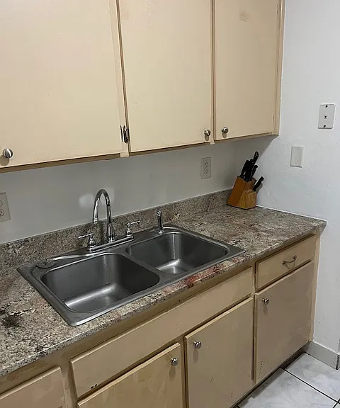 710 NE 46th Ct #3 — Photo 7