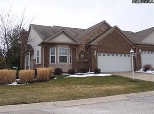 2994 Country Club Ln, Twinsburg, OH 44087