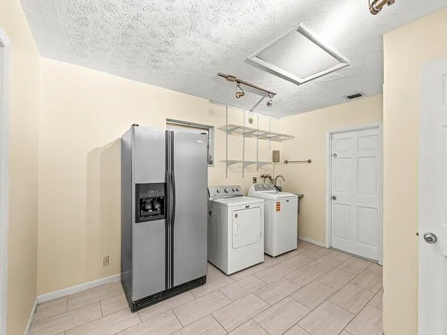 640 Jaeger Dr — Photo 16