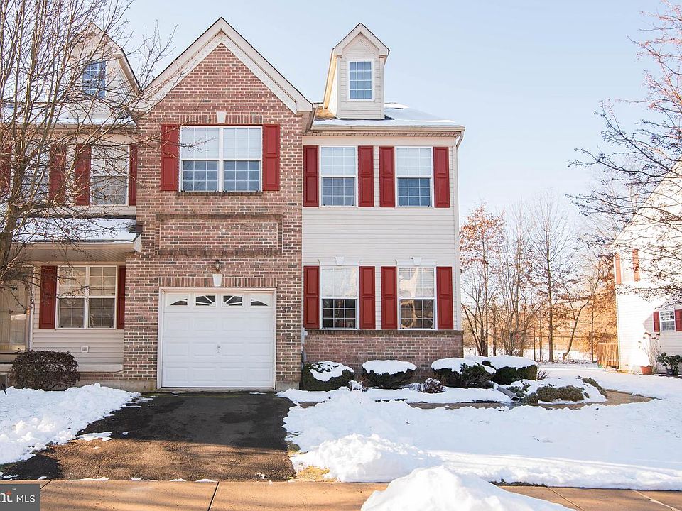 1st image of 369 Wheatfield Cir