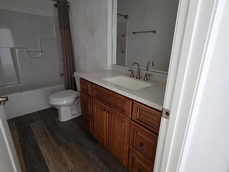 413 S Main St — Photo 15