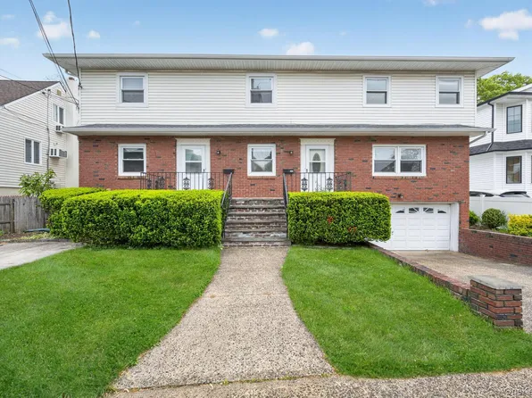 68A Graywood Rd, Pt Washington, NY 11050