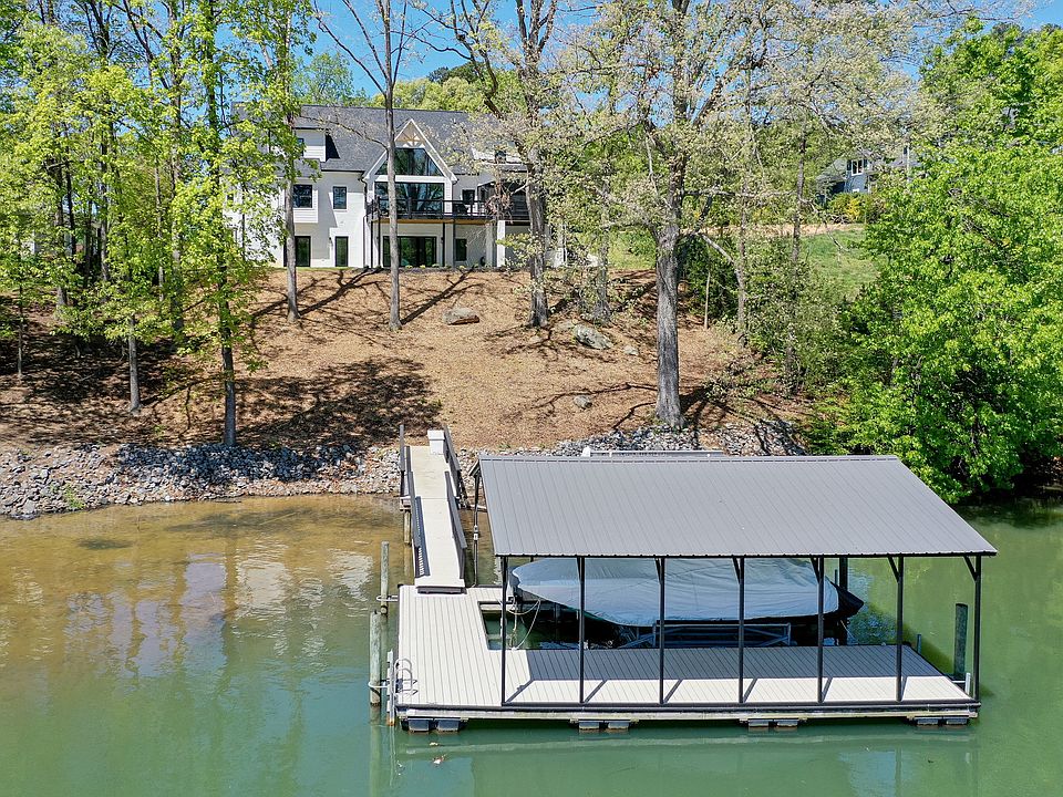 1st image of 153 High Hills Dr