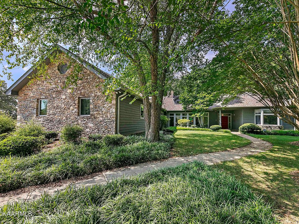 1st image of 133 Saint Andrews Dr
