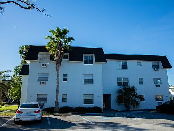 2nd image of 111 SW Madison Cir N APT 207