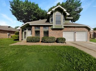 5106 Winterberry Ct, Arlington, TX 76018