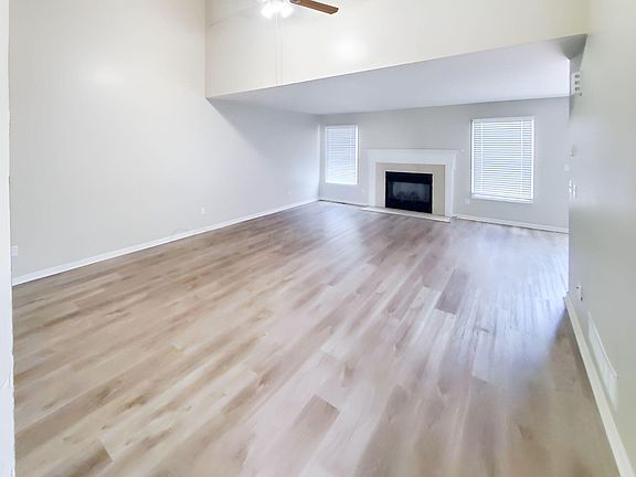 5th image of 8371 Glencrest Dr
