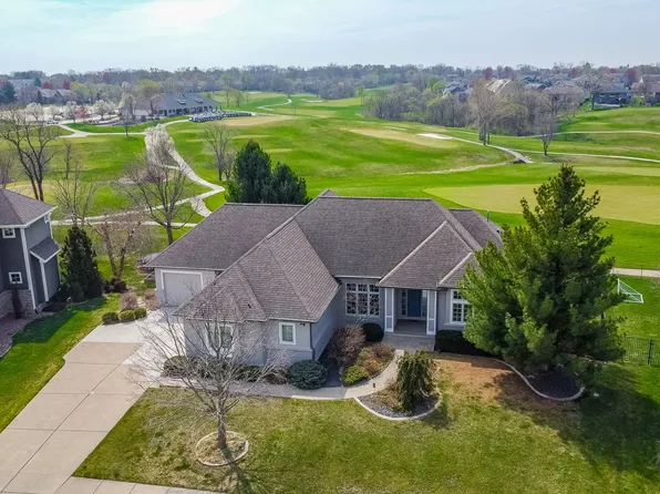 302 Turnberry Dr, Norwalk, IA 50211