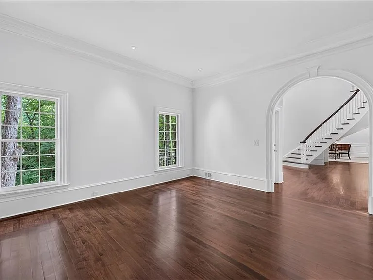 140 Valley Rd NW — Photo 16