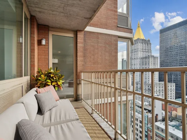 10 East 29th Street image 3 of 32