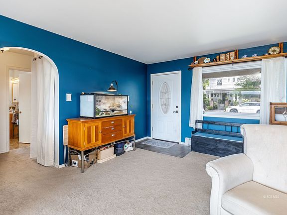 5th image of 184 Court St