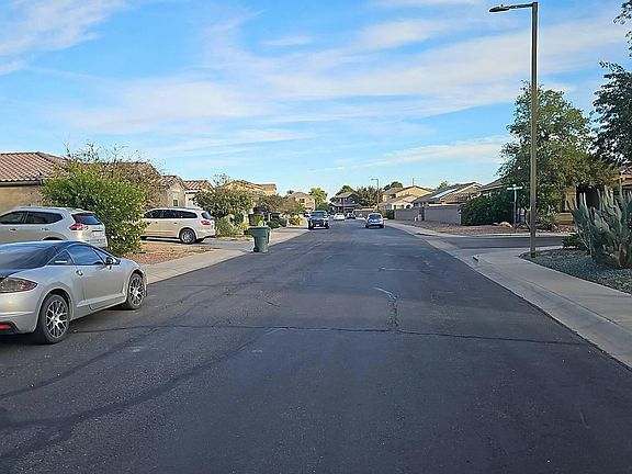 5th image of 224 E Bahamas Dr