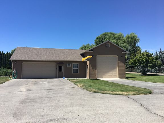 Shop with RV bay & hobby rm 