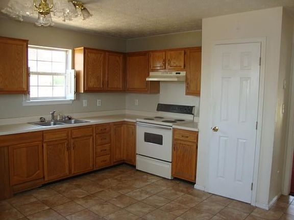 4th image of 257 Ashley Blvd