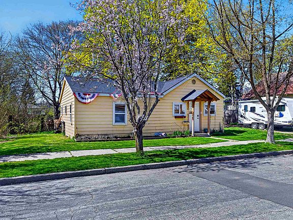 3rd image of 326 S Lavina Ave