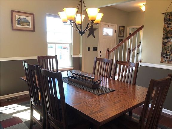 5th image of 26 Goldenhill Ln