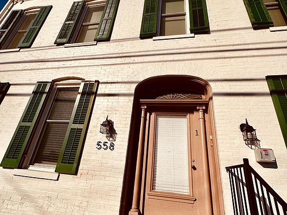 558 Broadway Apt 1 - Entrance & Front Porch