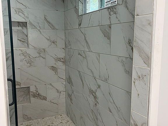 Extra large shower 