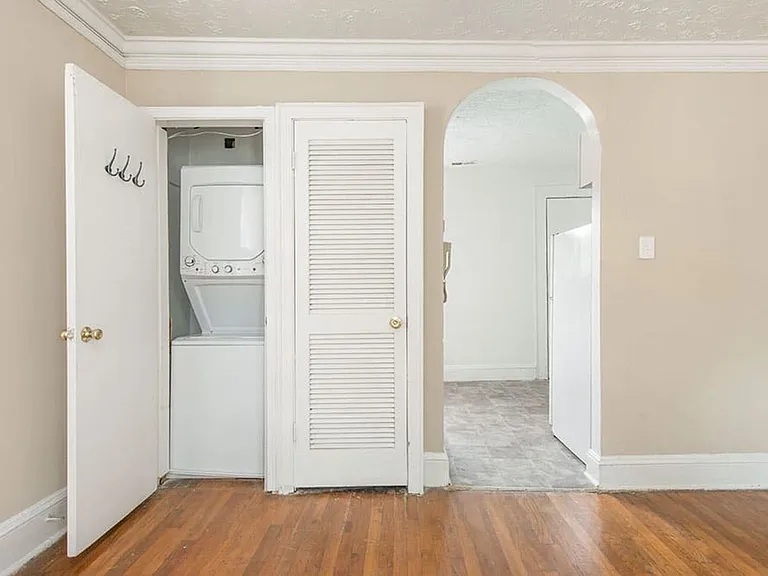 Spanish Oaks Apartment — Photo 4