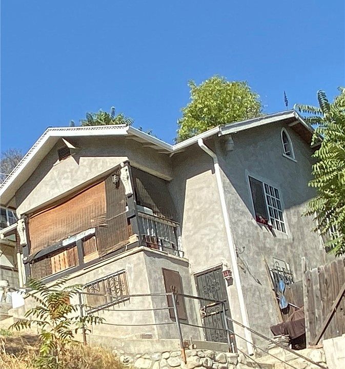 2nd image of 315 Isabel St
