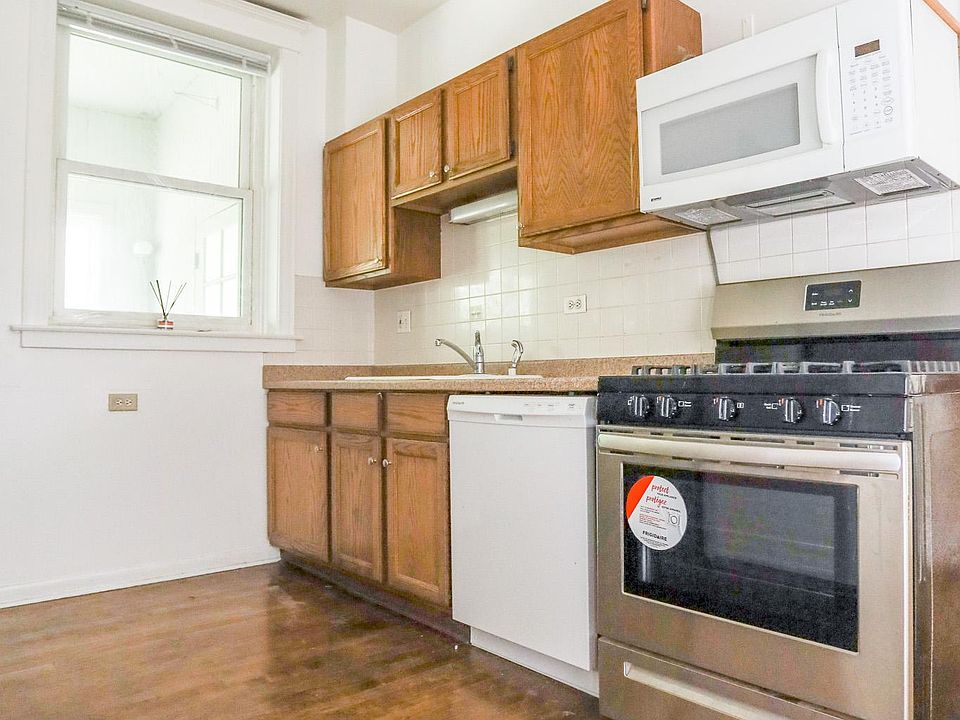 1st image of 3716 N Wolcott Ave #2