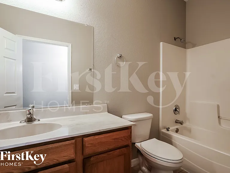 3002 45th St SW — Photo 13