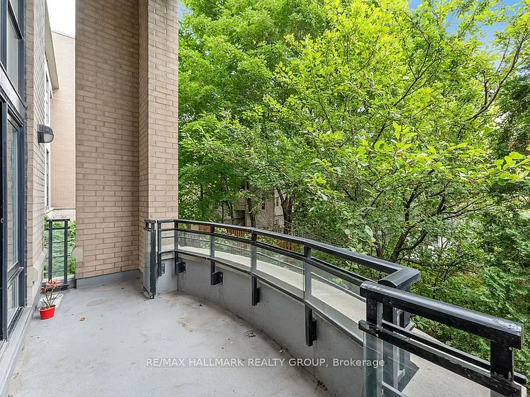 29 Main St #111 — Photo 32