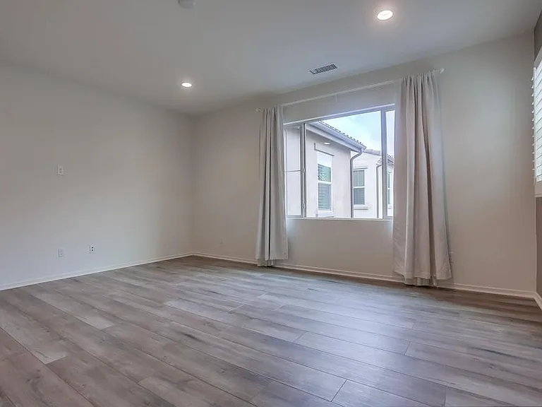 693 Gemstone Dr — Photo 34