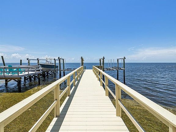 3rd image of 5101 WESTSHORE DRIVE