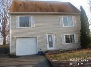 39 Forest St, North Providence, RI 02911