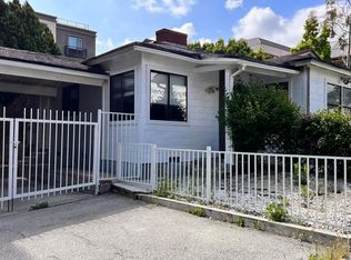 22157 Clarendon St, Woodland Hills, CA 91367