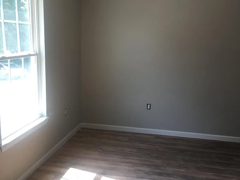 628 Maplewood Dr — Photo 12