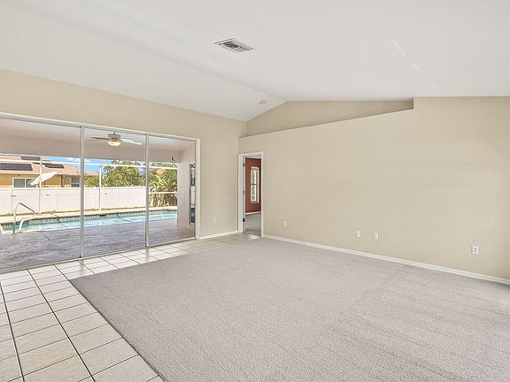 4th image of 4122 SW 17th Pl