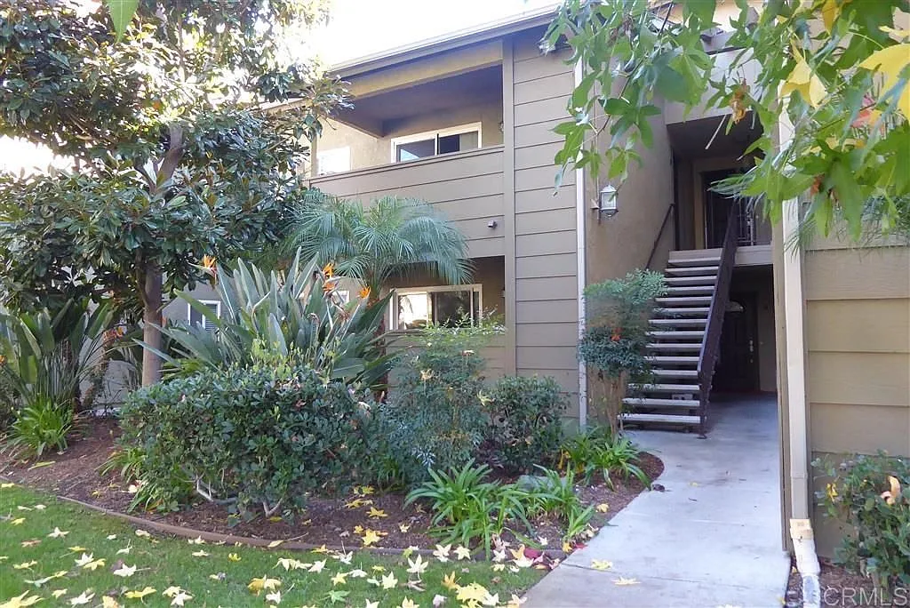 2 bed, 2.0 bath, 912 sqft, $2,495 — Photo 3