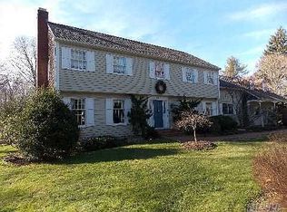 421 W Neck Rd, Huntington, NY 11743