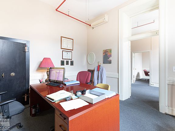 4th image of 13 W Beverley St #15183298