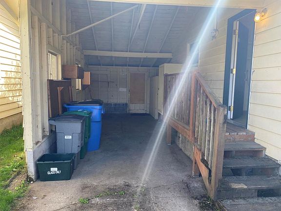 4th image of 4403 NE 12th Ave