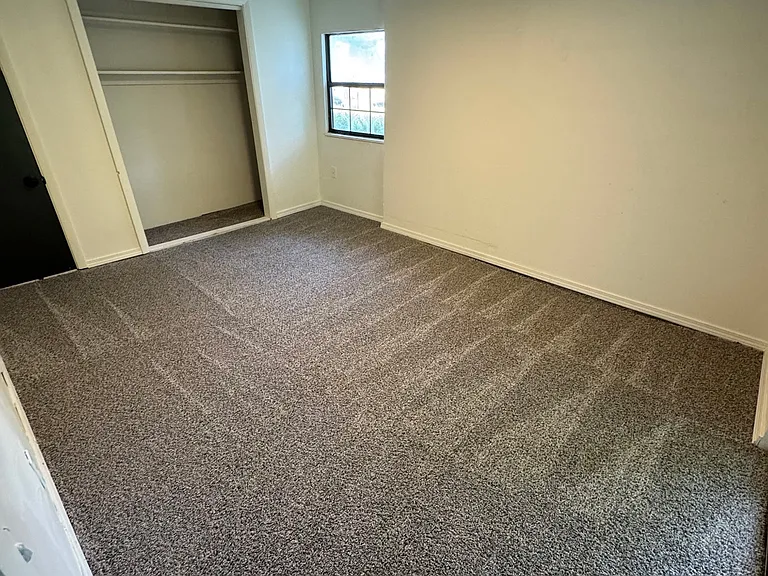 714 N Weenonah Ave — Photo 5