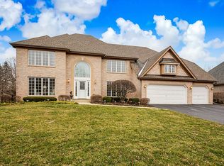 913 Burgess Hill Rd, Naperville, IL 60565