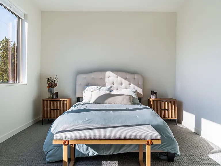 Queen size bed with enough space for a king