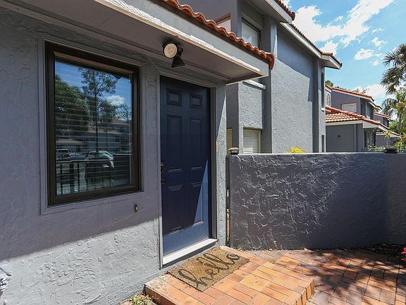 3rd image of 4723 Capri Pl #195